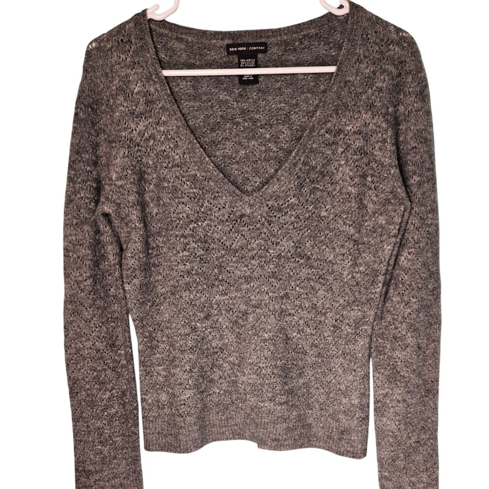 New York & Company Womens XS Grey V-Neck Pointelle Chevron Fuzzy Knit Sweater